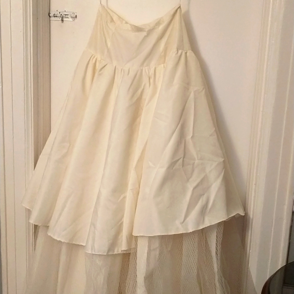 Under wedding dress skirt for wedding dress